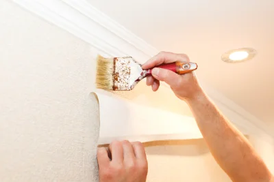 Pose de papier peint à Lessy — revêtements muraux et toiles de verre